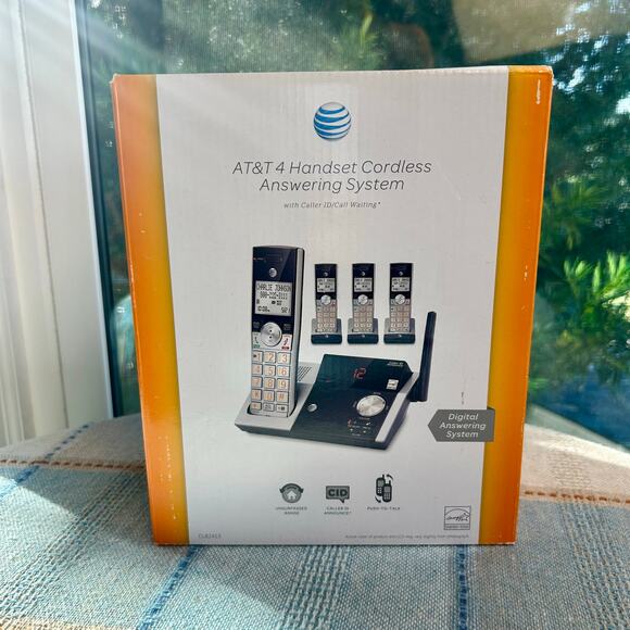AT&T 4 Handset Cordless Phone Answering System CL82415 - Picture 2 of 14